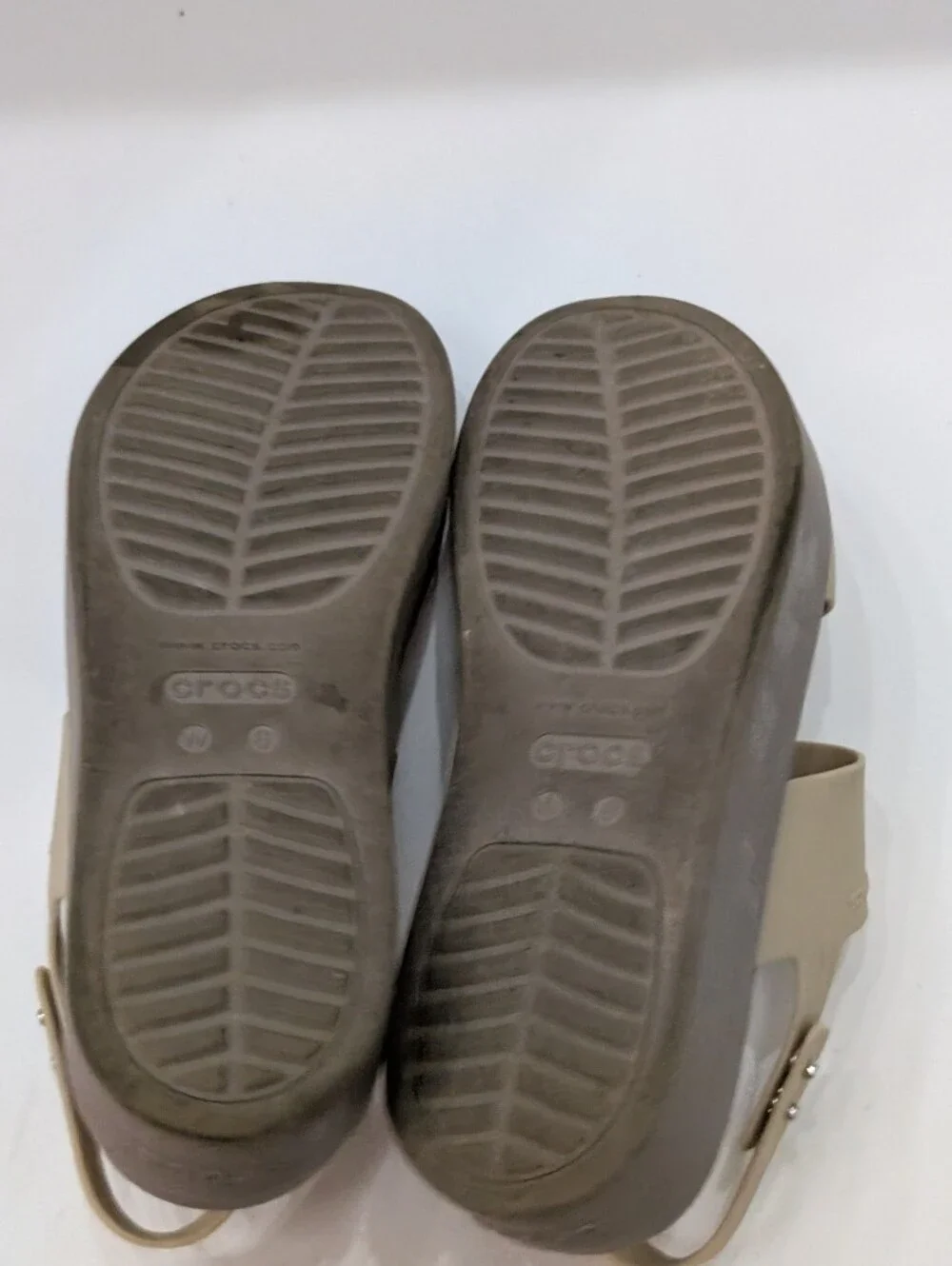 Crocs Women's 6 Brooklyn Low Wedge Platform Sandals Slingback Tan / Taupe